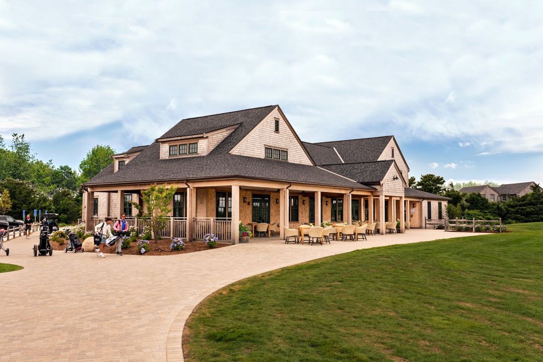 With The 2022 Masters teeing off this week, weu2019re sharing our portfolio of Golf and Country Clubs, beginning with Miacomet Golf Club in #Nantucket. ud83cudfccufe0fnnThis beautiful new clubhouse was completed over two phases of construction and includes a restaurant, bar/lounge, pro shop, restrooms, office space, and commercial-style kitchen spread across 2 stories. u26f3 Tap the link in our bio to read more! nnOwner: Nantucket Islands Land BanknArchitect: @catalystarchitectsnPhotographer: @dancutronaphoto